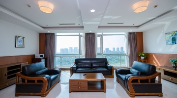 Family-style suites (suites, deluxe suites)